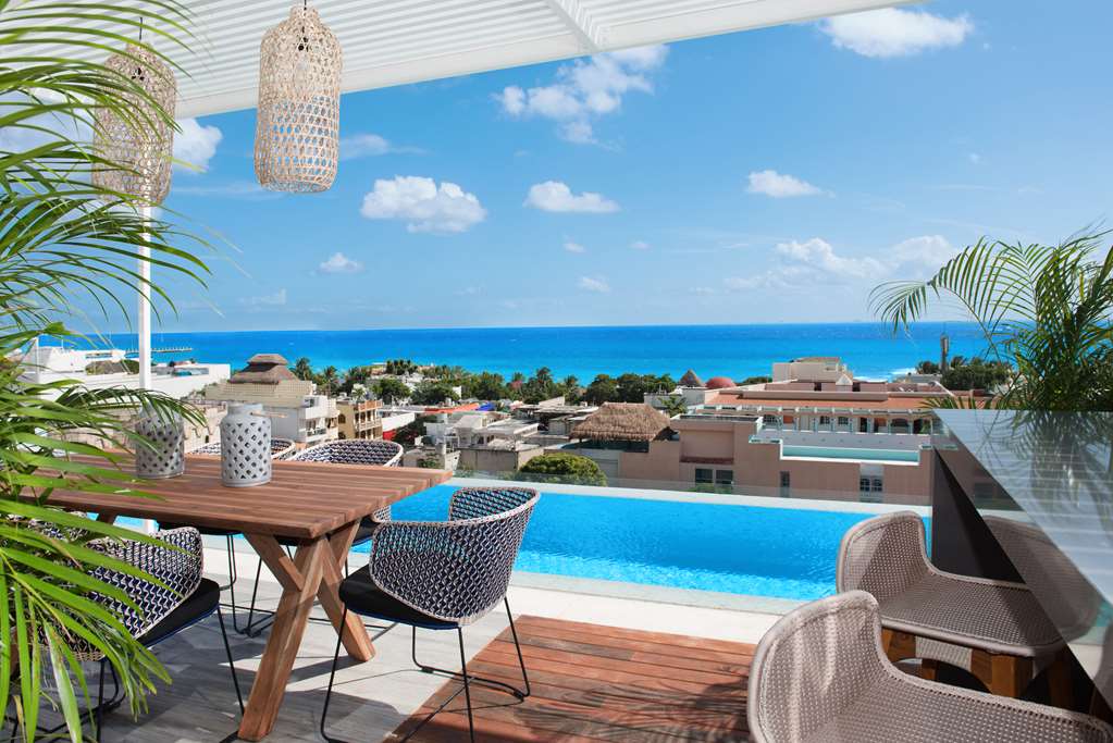 The Fives Downtown Hotel & Residences Curio Collection by Hilton