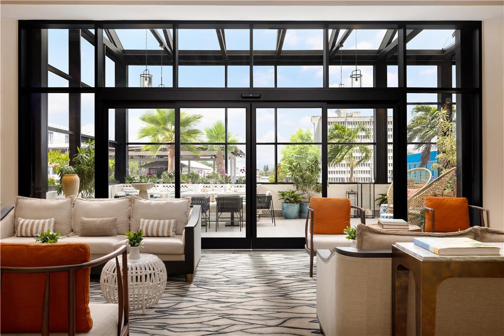 Hotel Santiago, Curio Collection by Hilton