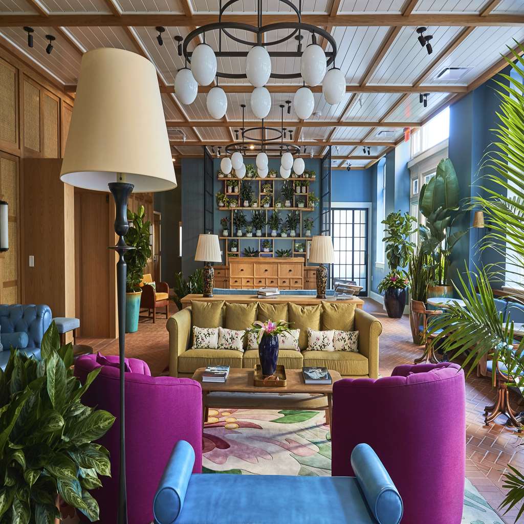 The Drayton Hotel Savannah Curio Collection by Hilton