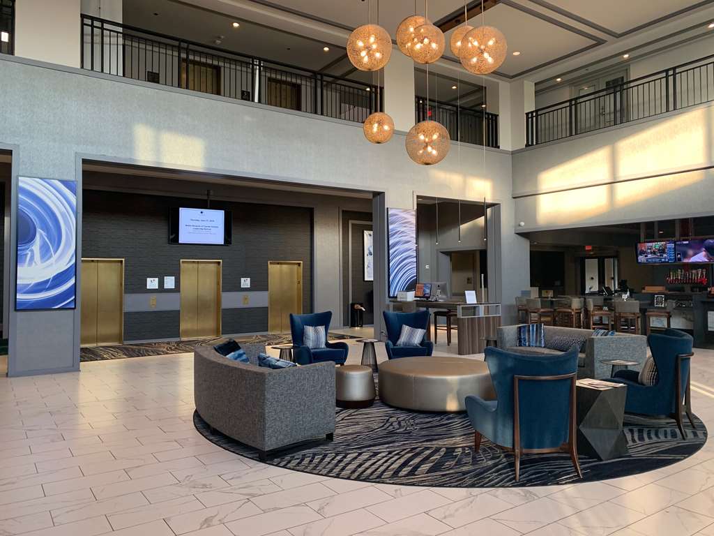 DoubleTree Suites by Hilton & Conference Center Chicago - Downers Grove