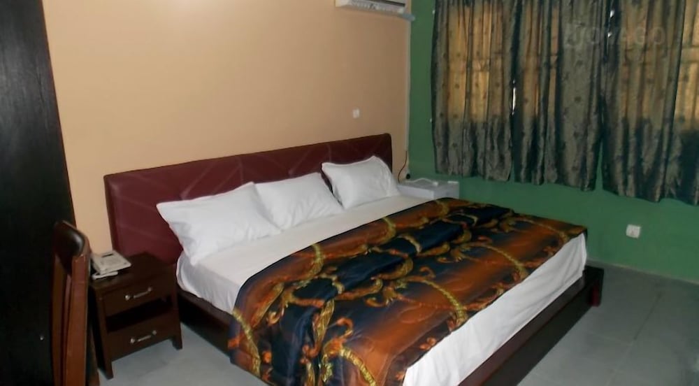 Surerest Hotel & Suites
