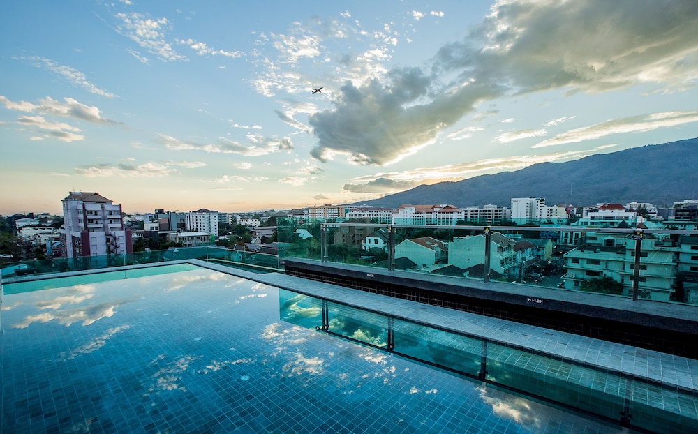 Art Mai Gallery Hotel