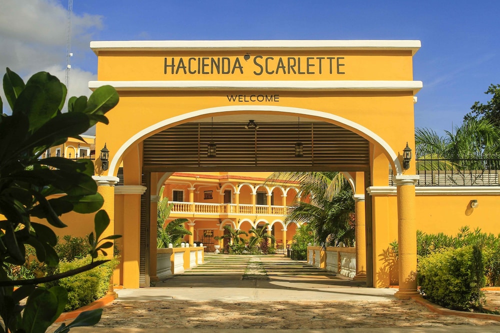 & Hacienda Scarlette