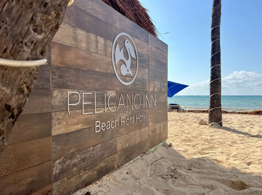 Pelicano Inn Beachfront Hotel