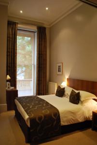 54 Queen’s Gate Hotel
