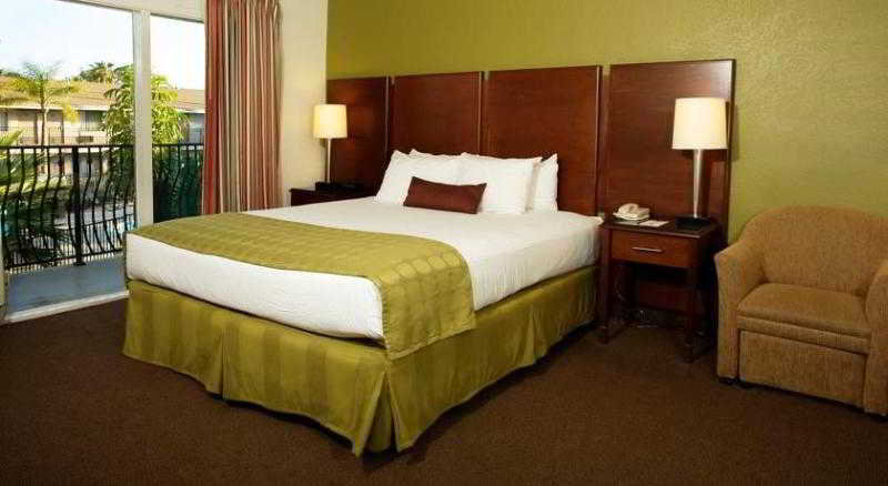 Ramada San Diego North Hotel & Conference Center