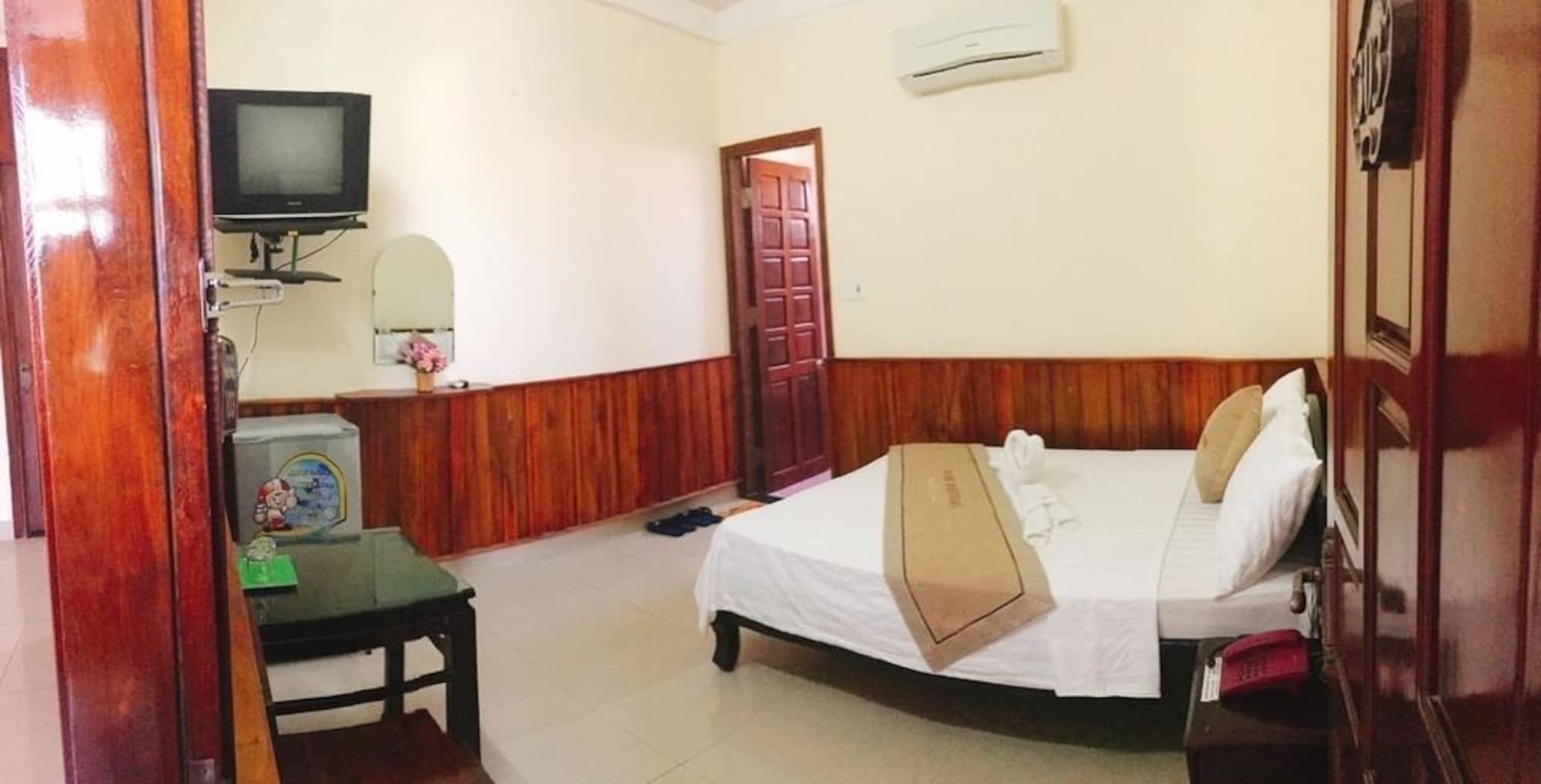 Nam Phuong Riverside Villa