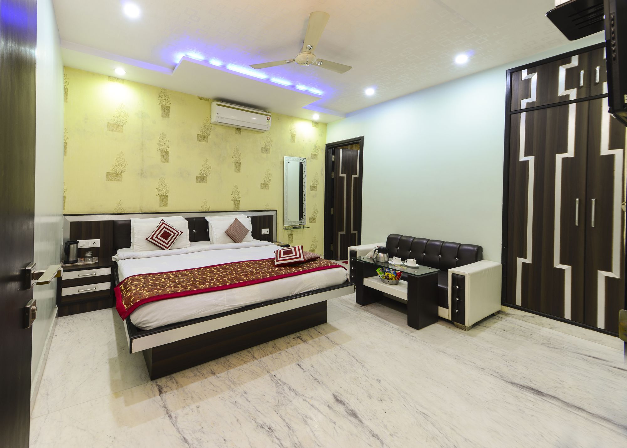 9 Star Hotel