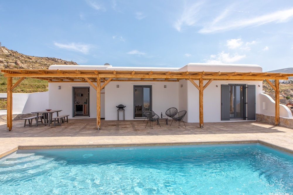 Mikri Villas