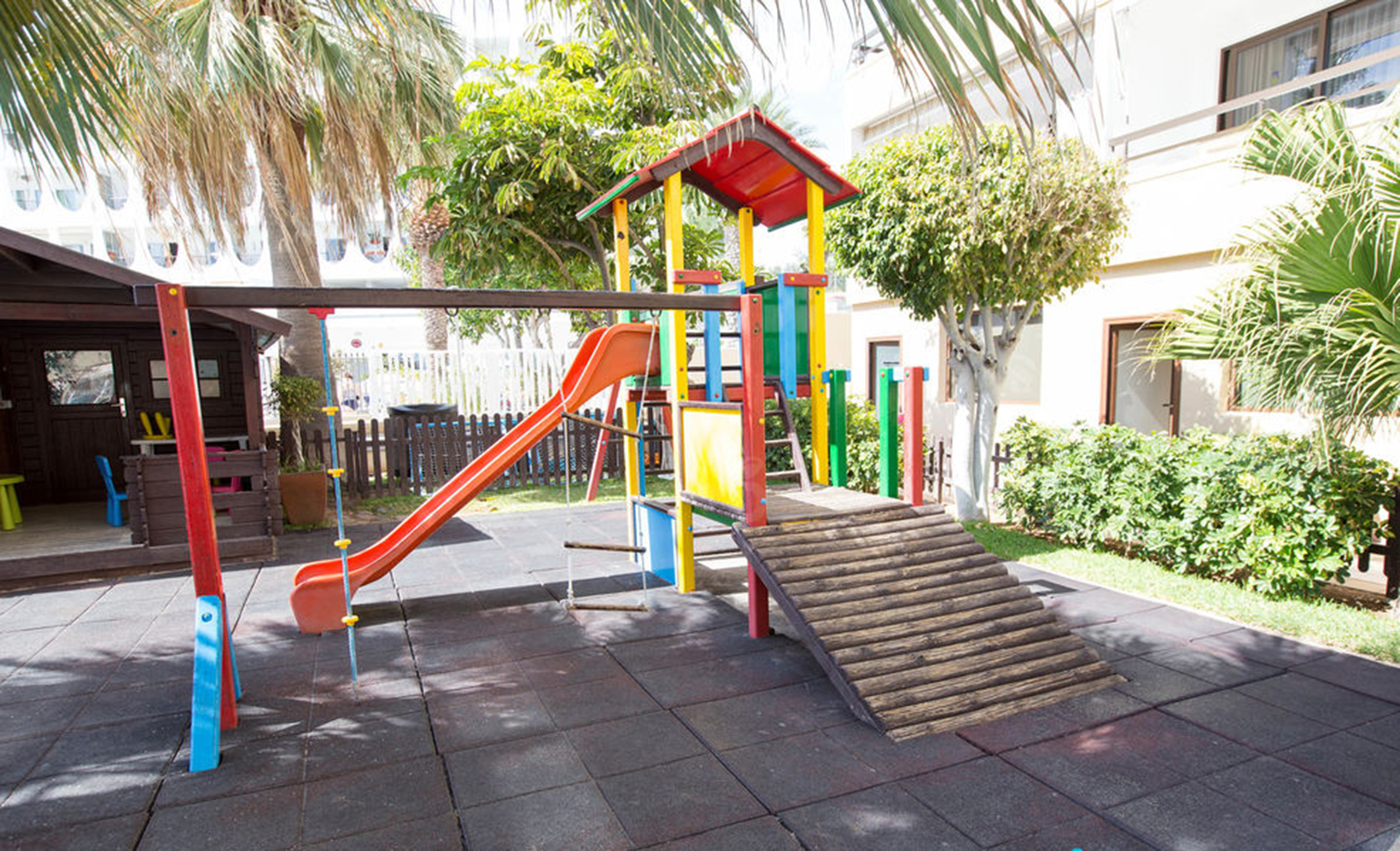 Pearly Grey Ocean Club