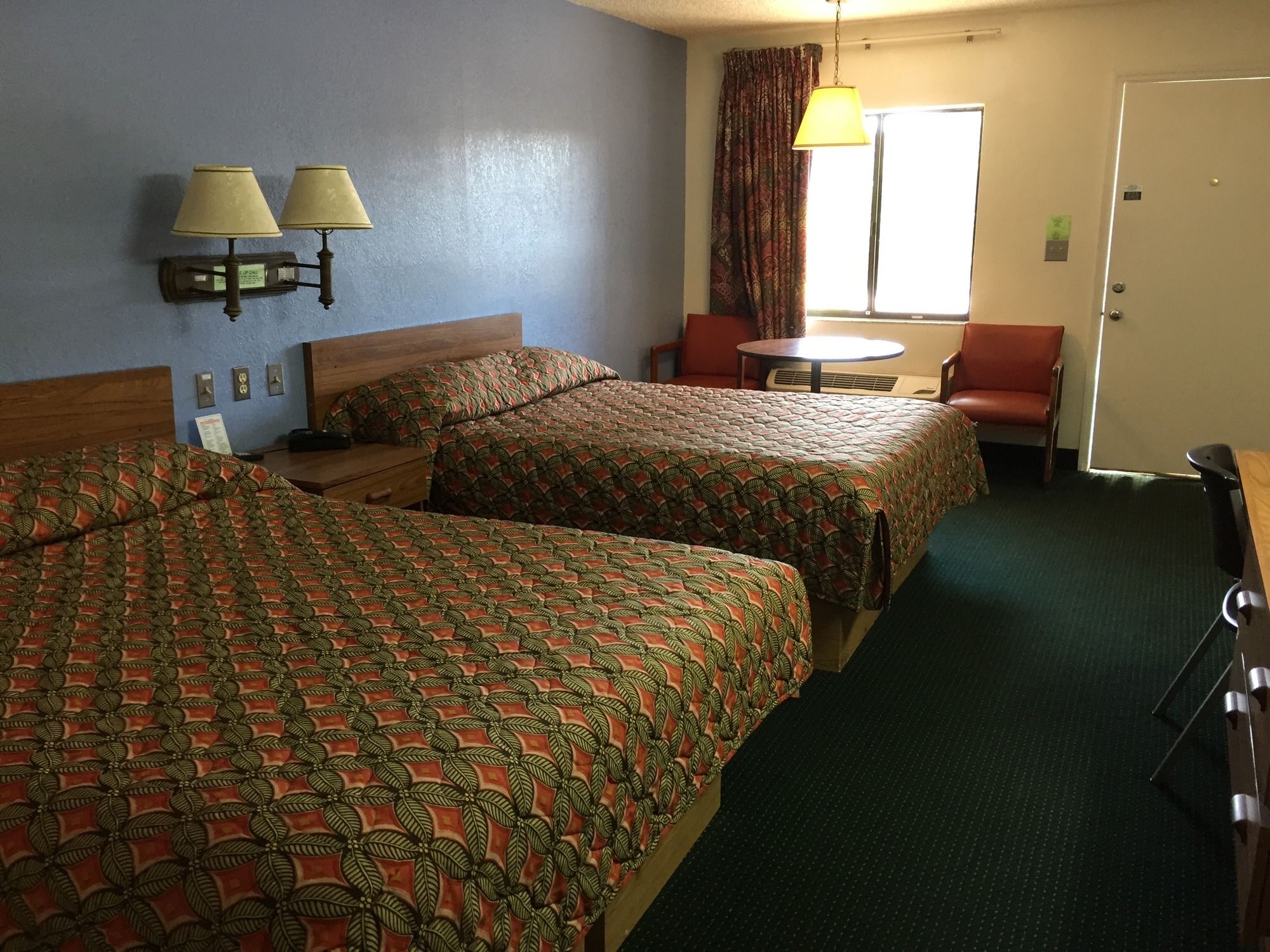 Flamingo Inn