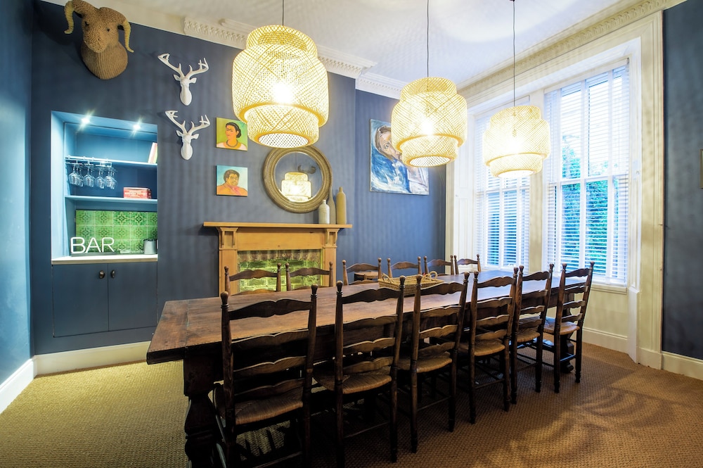 Amadeus Serviced Apartments