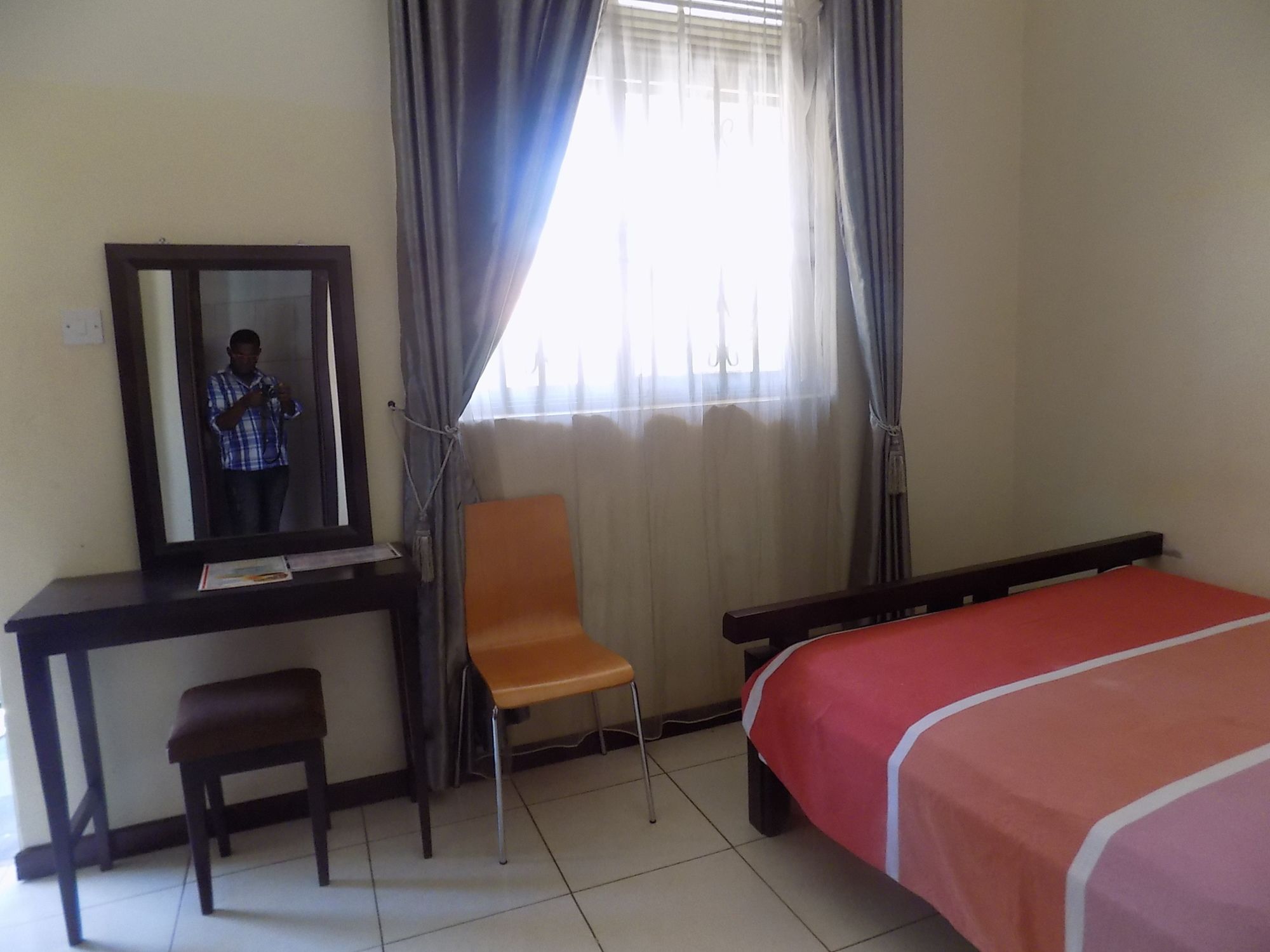 Etana Motel