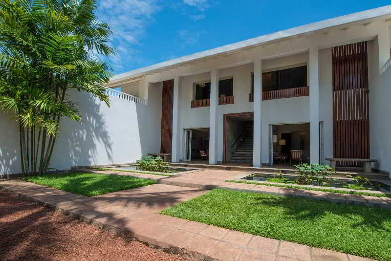 Taru Villas - Lake Lodge