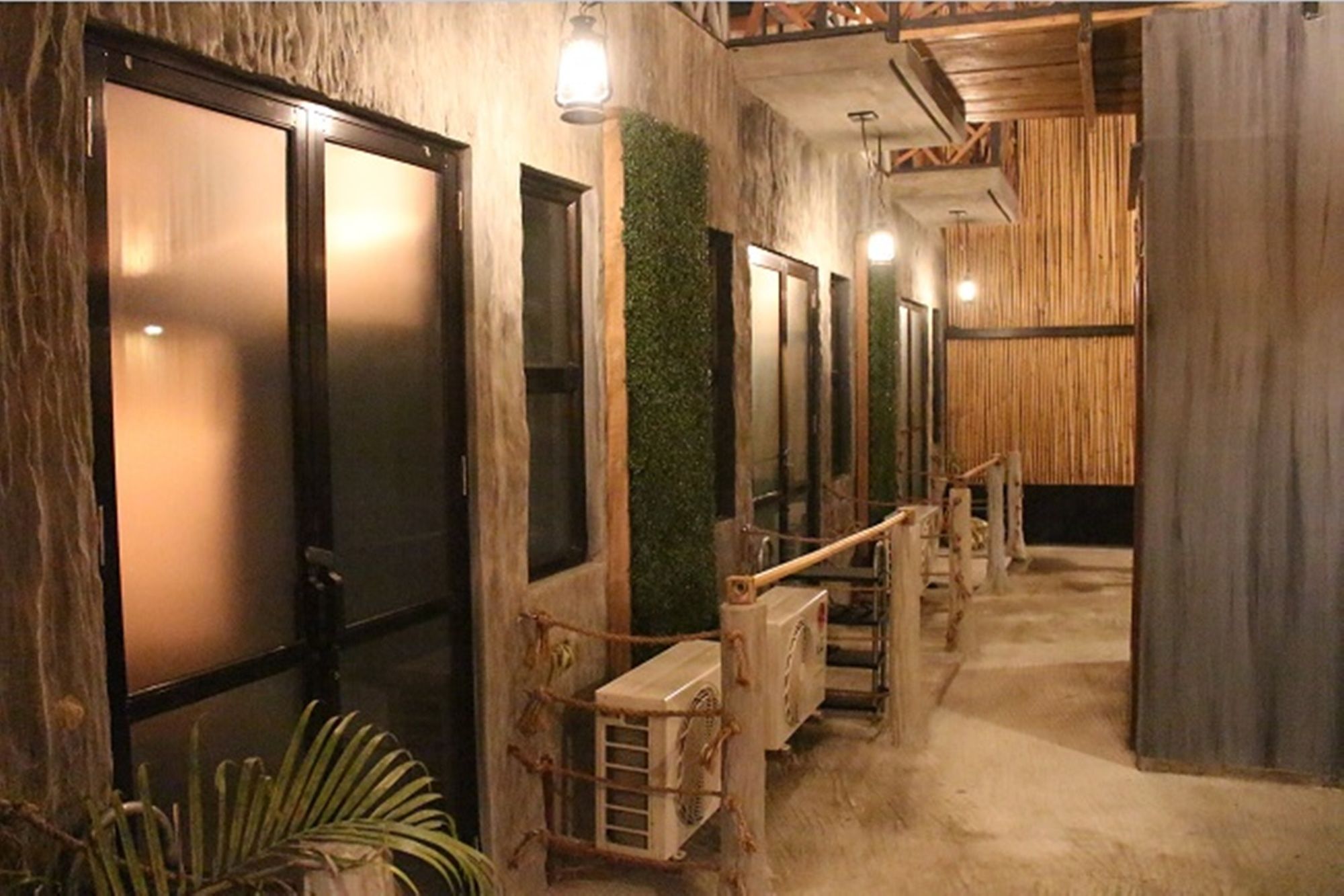 The Cavern Pod Hotel & Specialty Cafe  Hostel