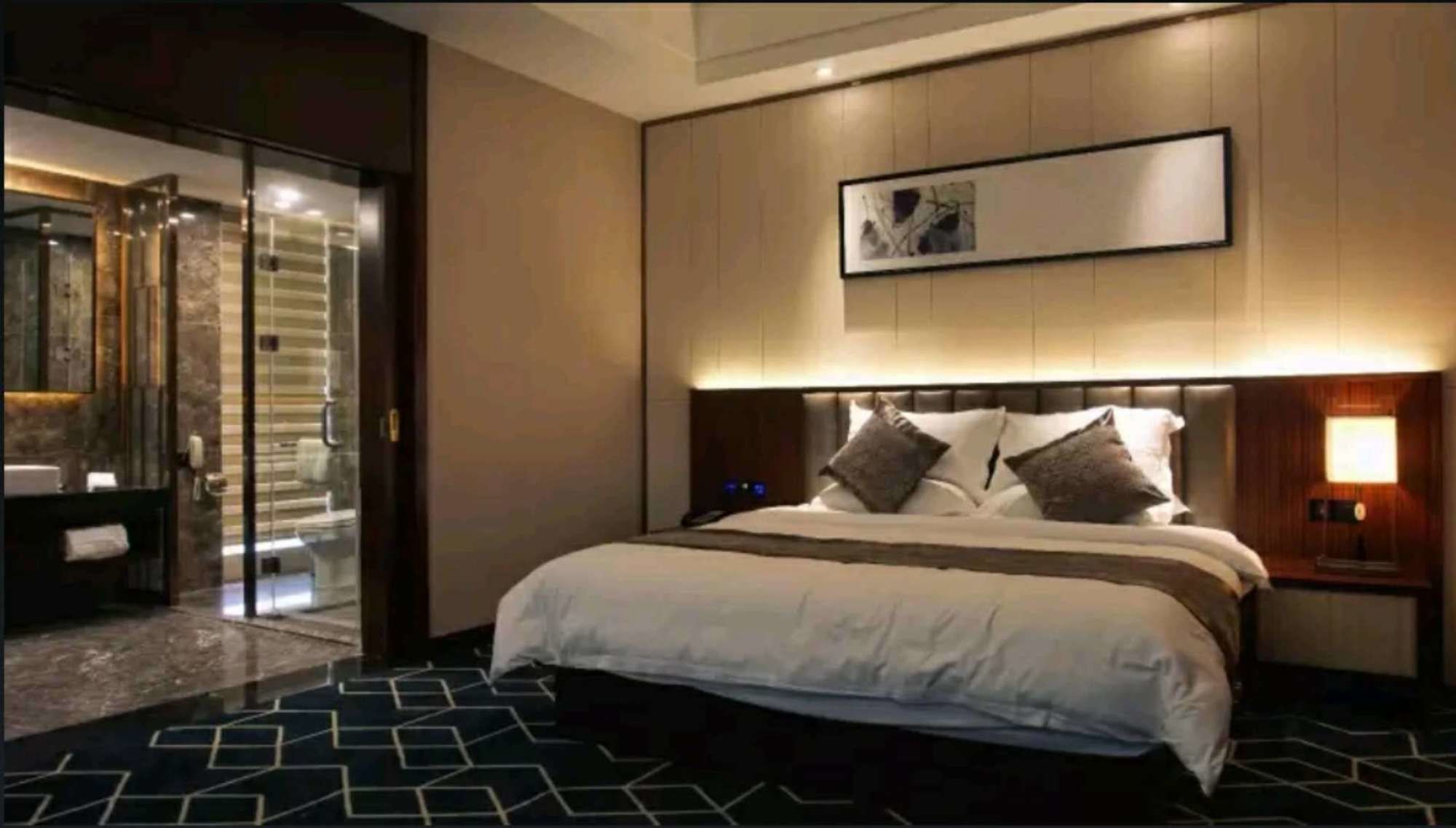 Hong Zhou Century Hotel