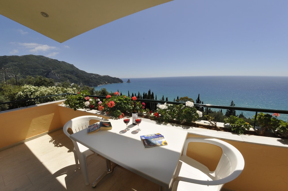 Pelagos Apartments