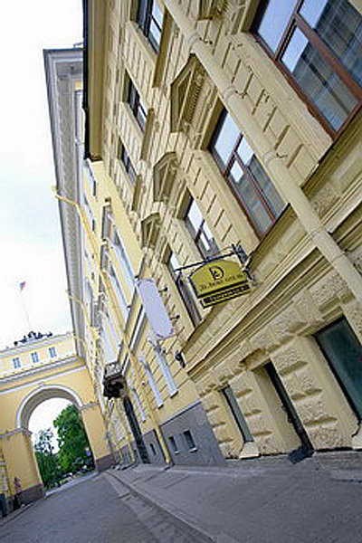 Deluxe Hotel
