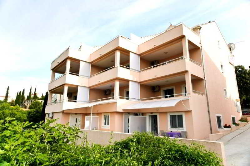 Villa Ana Apartments