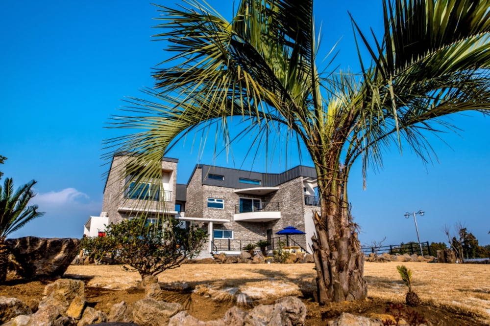 Hotel Seogwipo Swimeong Spa Pension