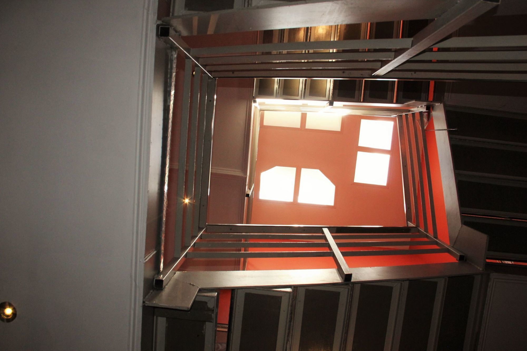 Forty 8 Backpackers Hotel