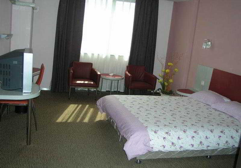 Motel 268 Shenzhen Huaqiang Hotel