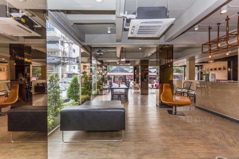 Hotel Ton Aor Place