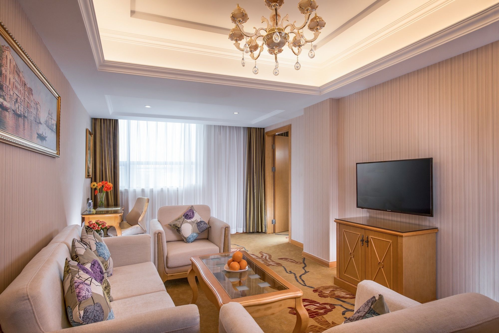 Vienna Hotel Shenzhen Fuyong Subway Station