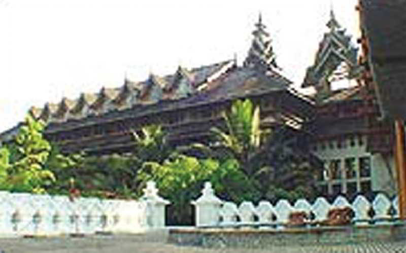 The Kandawgyi Palace