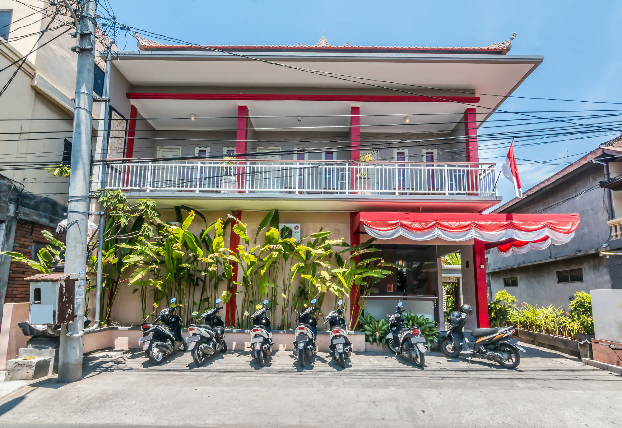 Angkul Angkul Beach Inn Kuta by ZEN Rooms