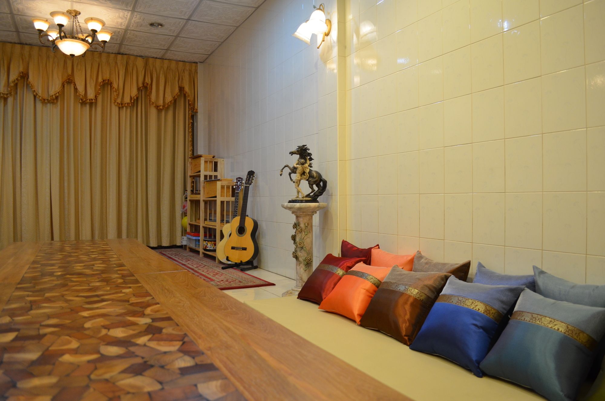 Charan 41 Hostel