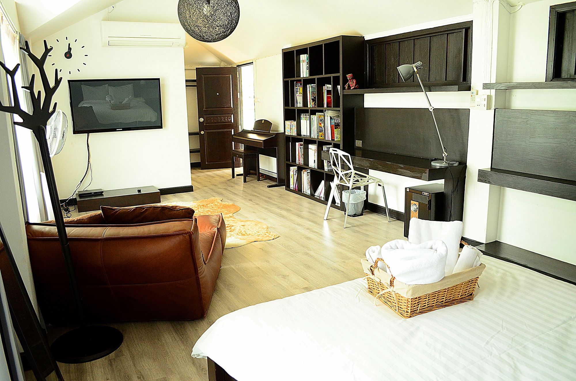 Early Bird House Bed & Breakfast