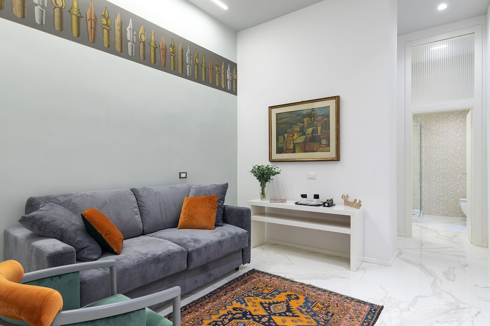 Cavour Suites Guest House