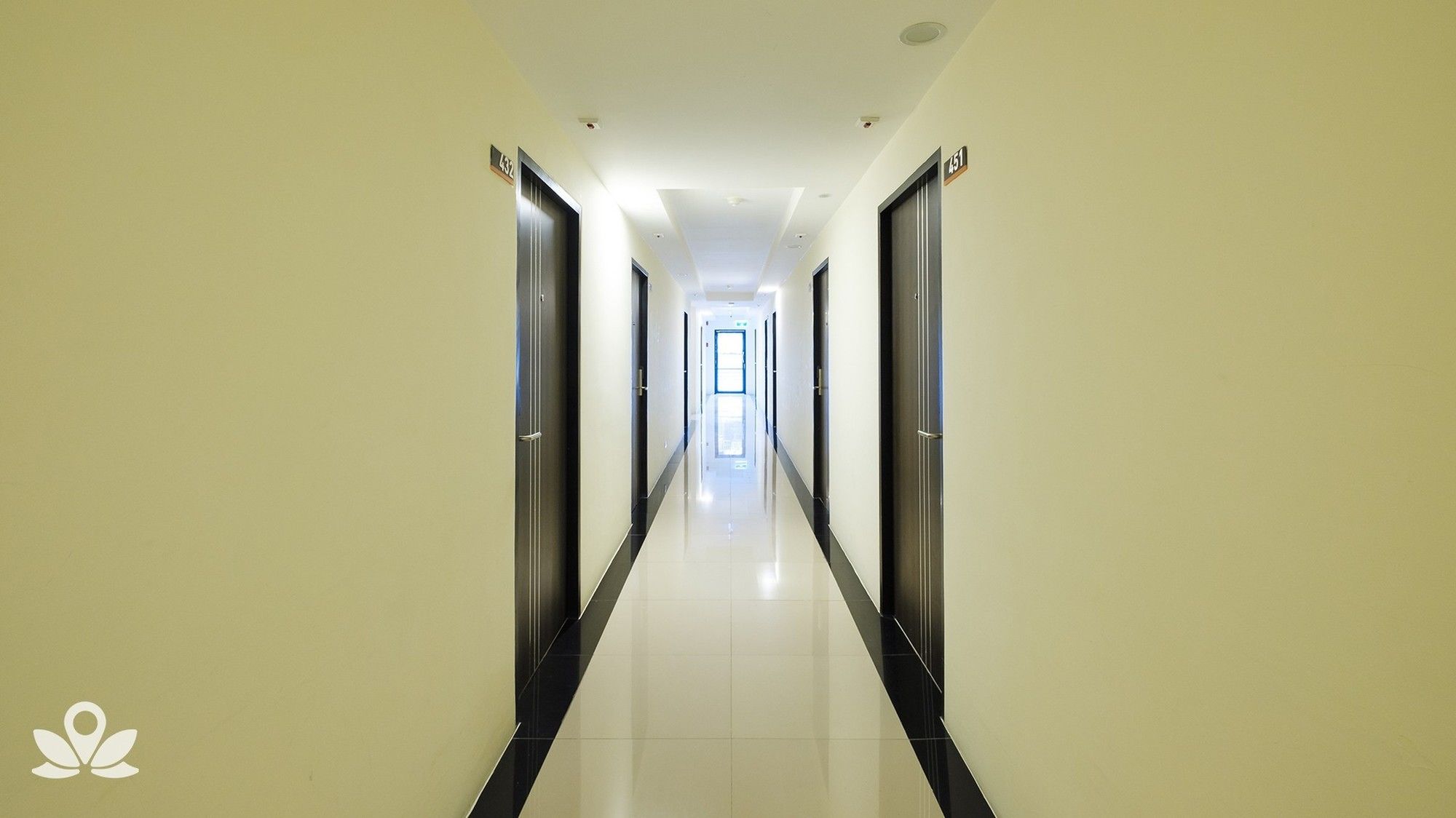 Picnic Hotel Bangkok by ZEN Rooms