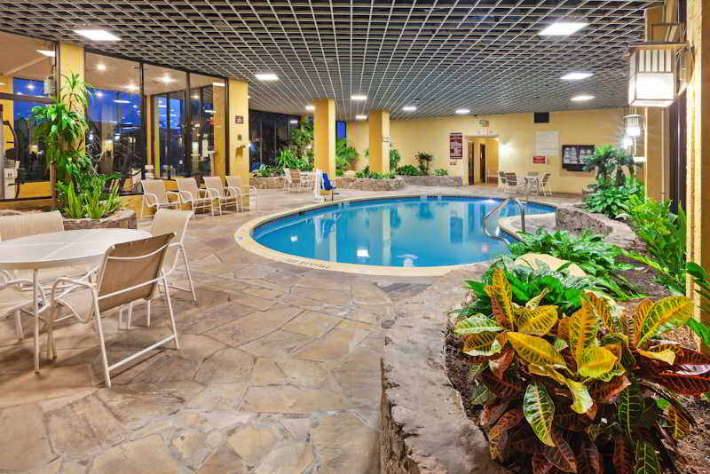 Crowne Plaza Suites Houston - Near Sugar Land