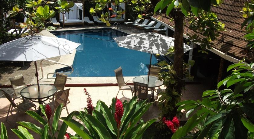 Copacabana Hotel & Suites