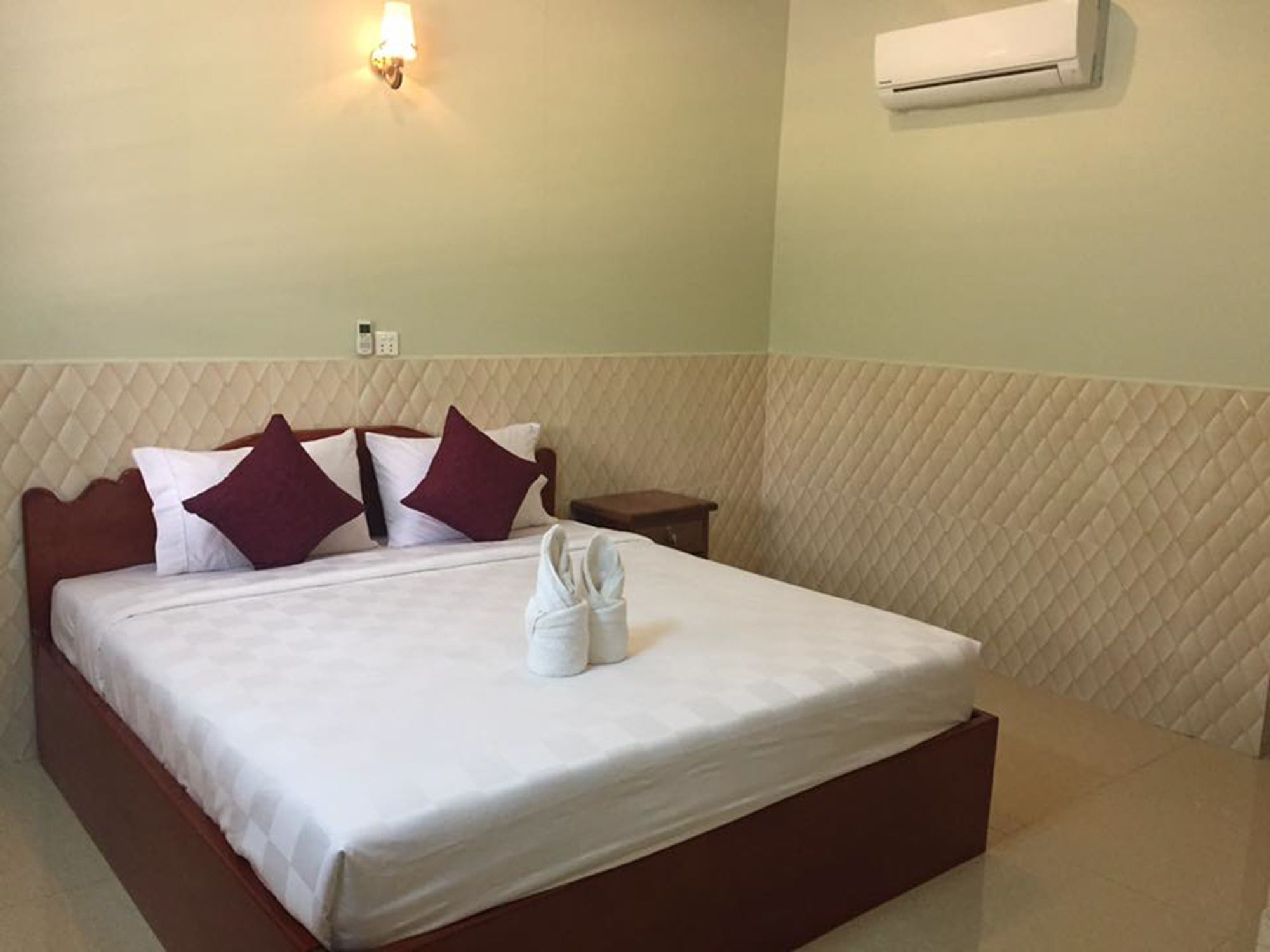 Lilly Holiday Hotel