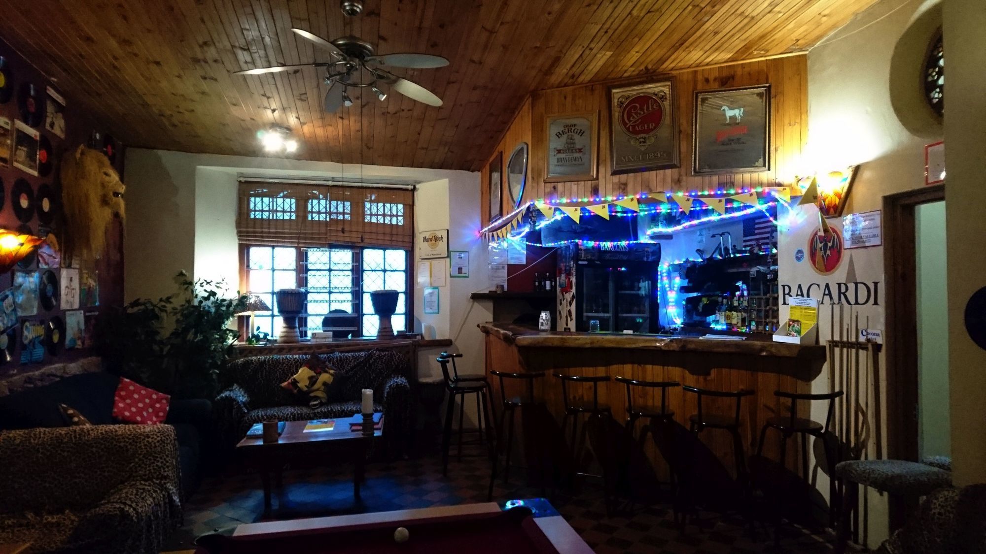 Oak Lodge FlashPackers