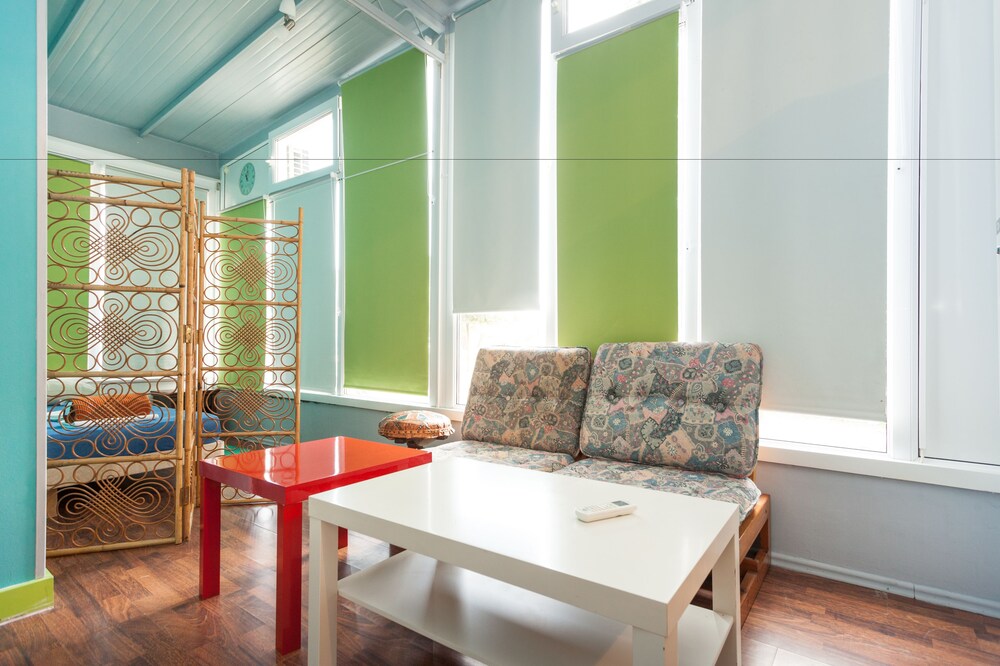 Roundabout Hostel