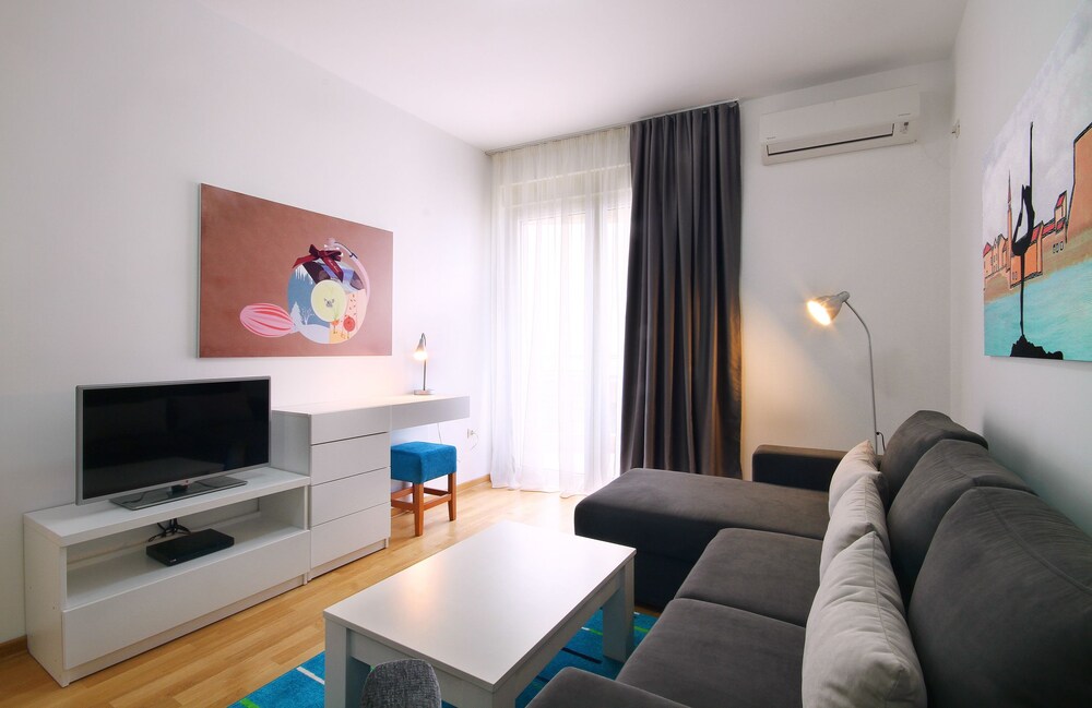 Sarap Apartments