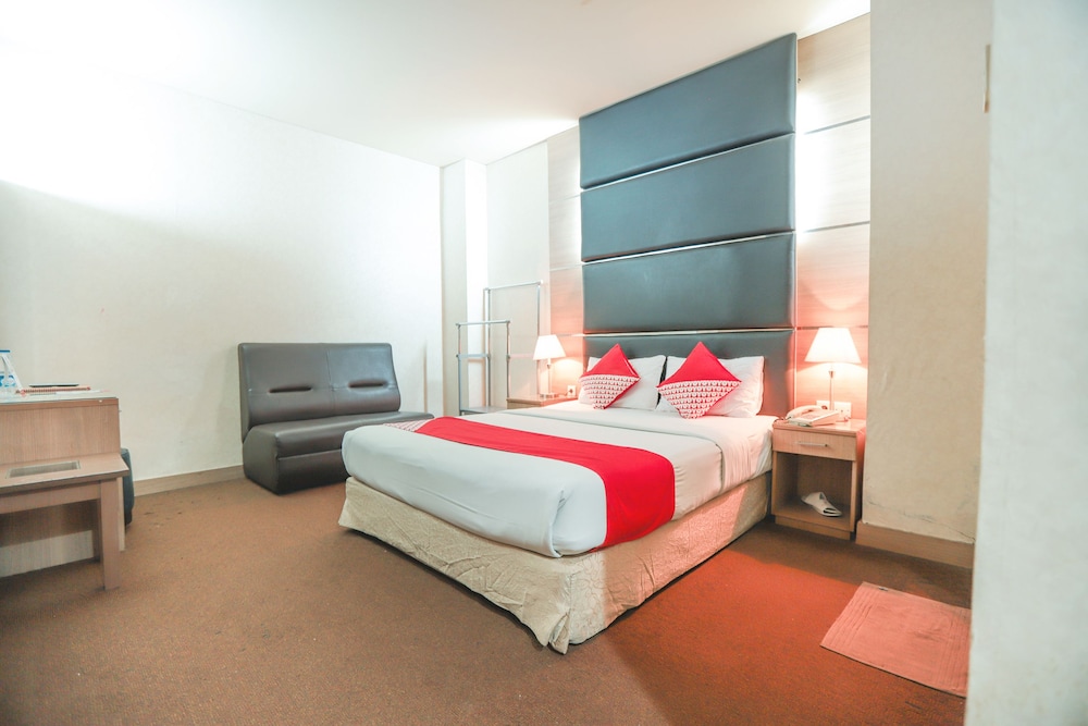 OYO 180 Hotel Mirah