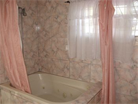 Executive Shaw Park Guest House