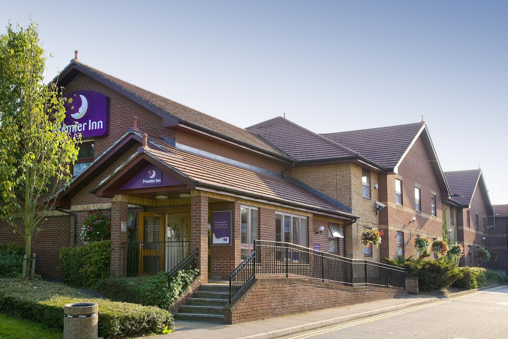 Premier Inn Colchester - A12