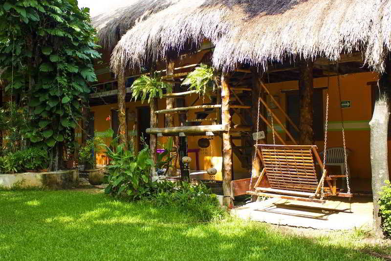 Esduma Iguanas Playa del Carmen