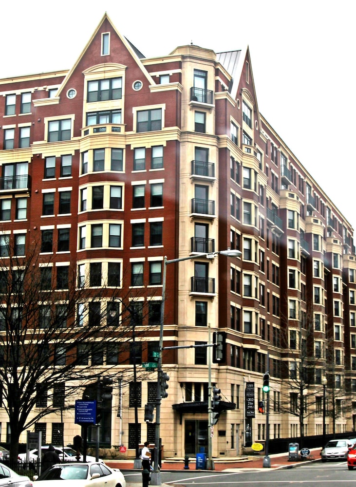 1301 Thomas Circle