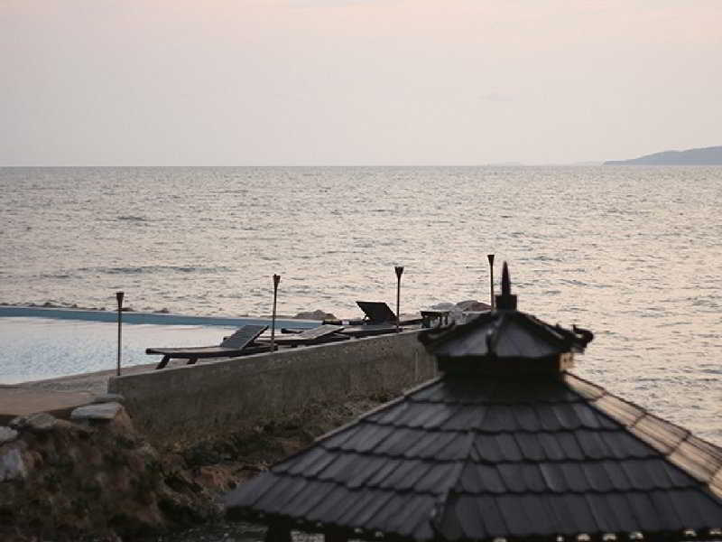 Golden Cliff House