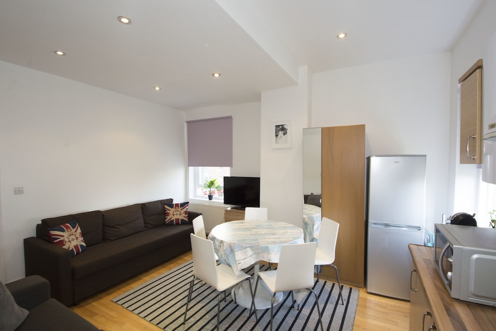 Grand Apartments Fulham Palace