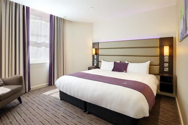 Premier Inn London Southwark - Southwark Station