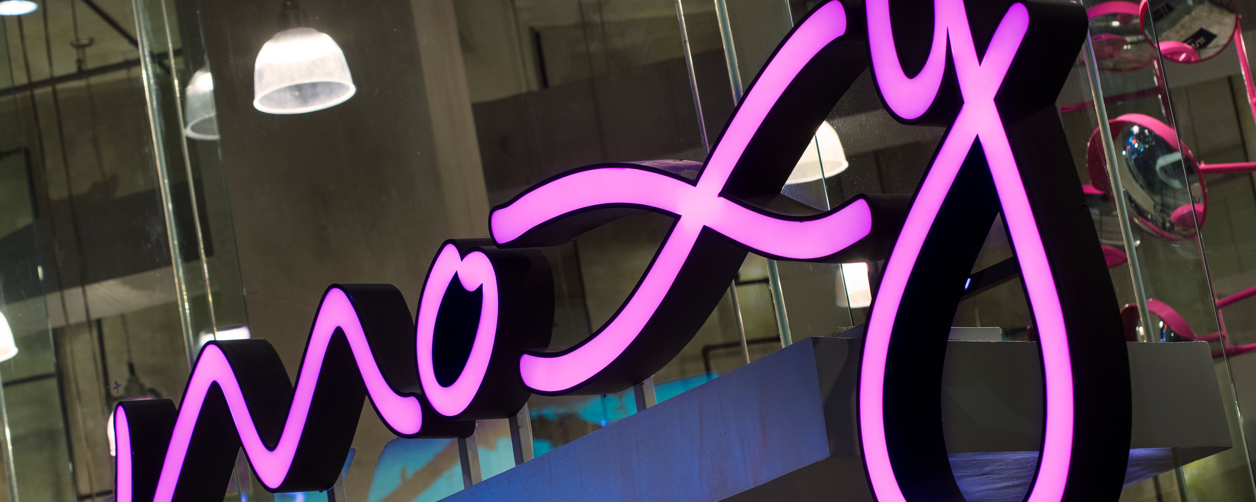 Moxy Edinburgh Airport
