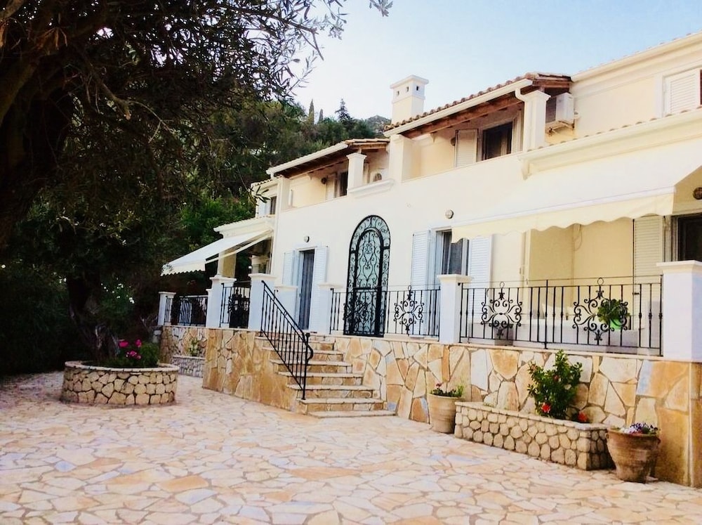 Villa Ampelaki